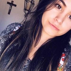 Meet your Posher, Adriana